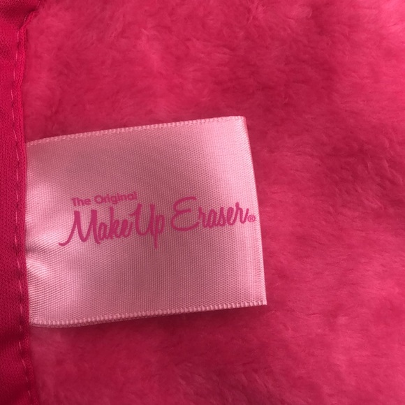 The Original MakeUp Eraser -2 piece set -NEW in box -great pink and green colors - Picture 15 of 16